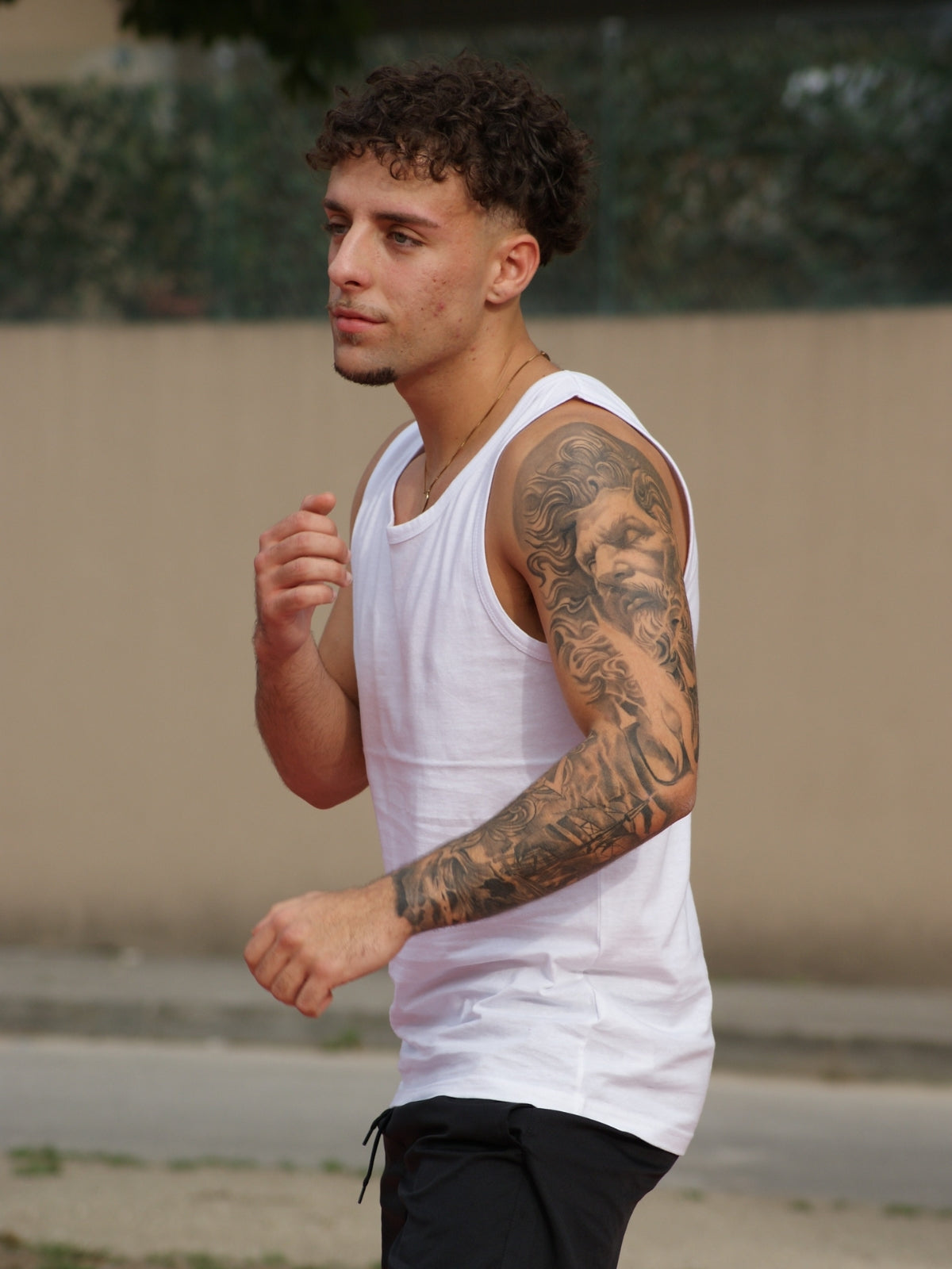 T-Shirt Cavada Desportiva de Homem