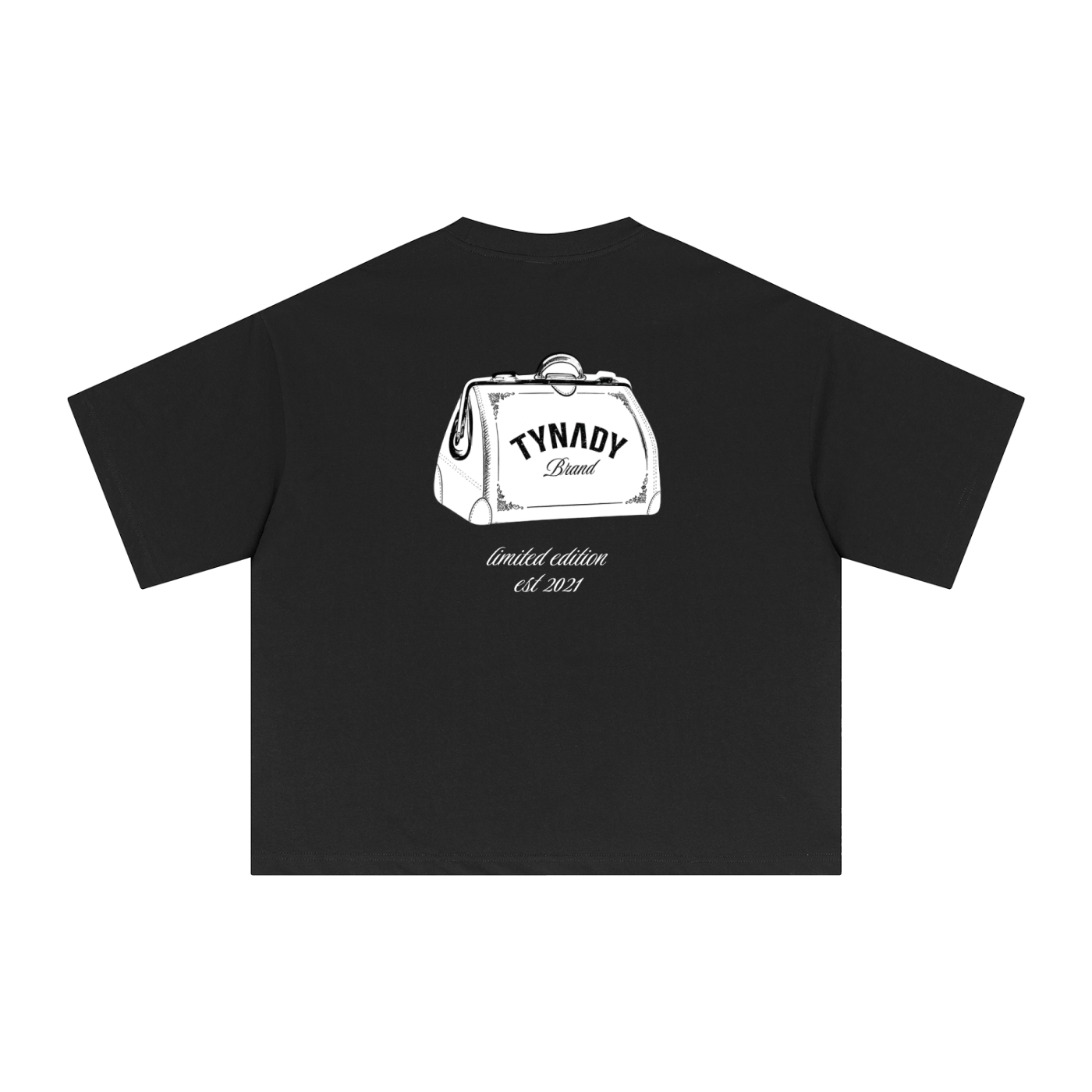 T-shirt preta Bag Tee Tynady Brand — costas — mala vintage limited edition est 2021